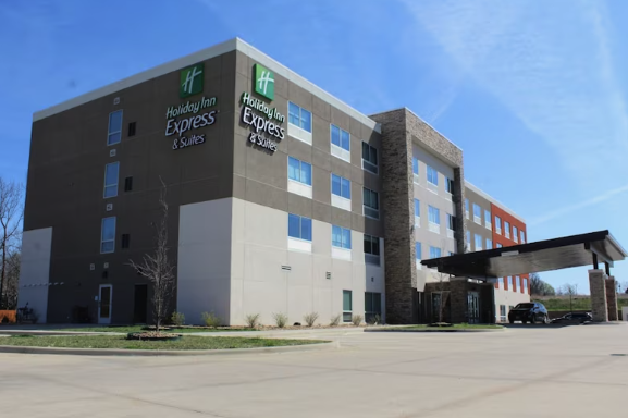 Holiday Inn Express & Suites Warrensburg